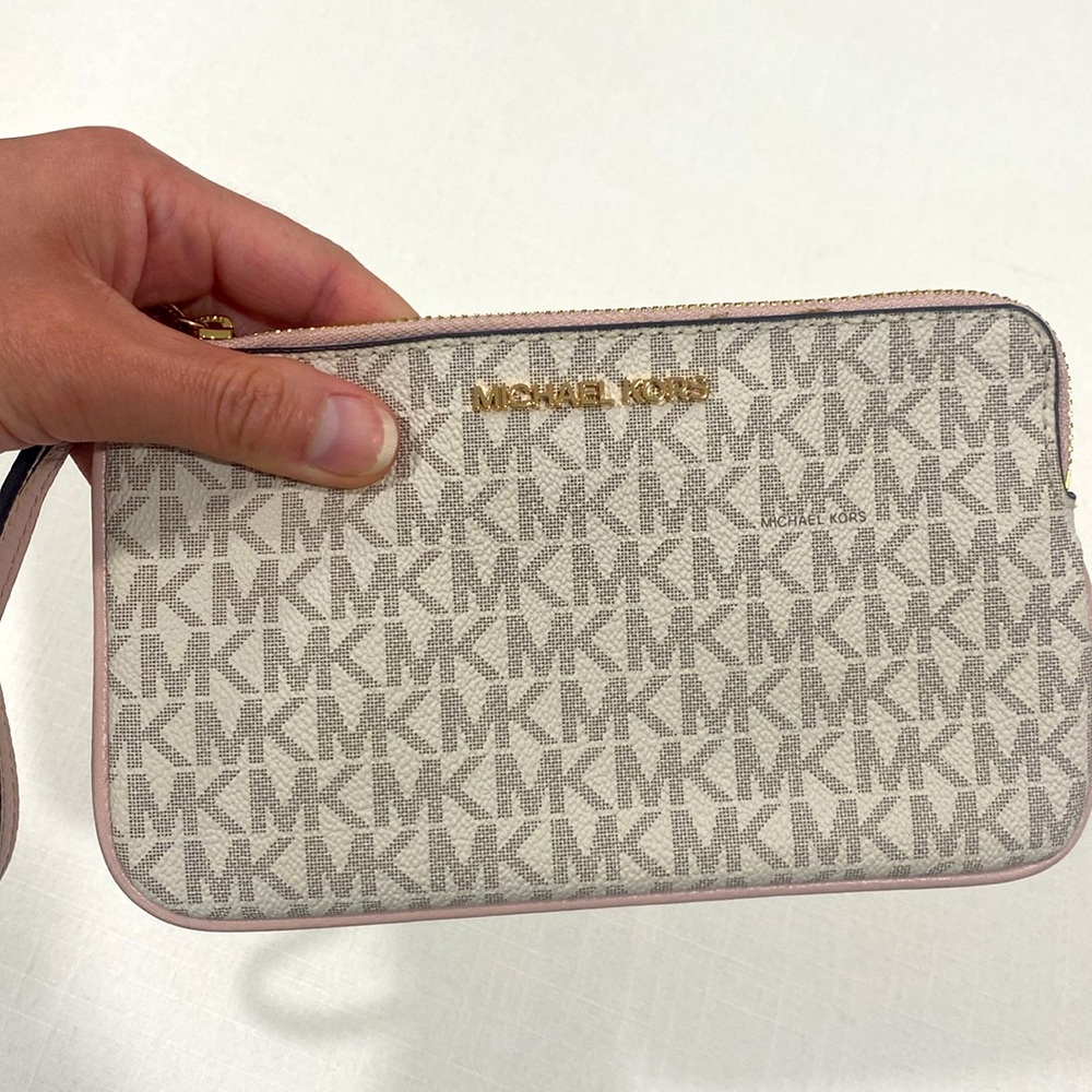 Small Michael Kors Clutch - Picture 2 of 4